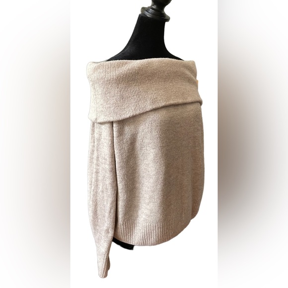 H&M: Sweater - Picture 11 of 17